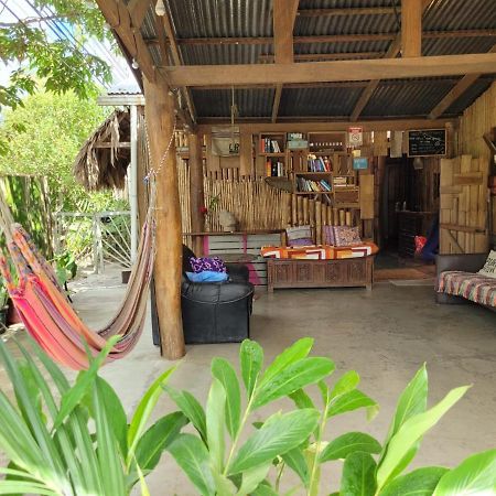 Hostel Roots Family Puerto Viejo de Talamanca Exterior foto