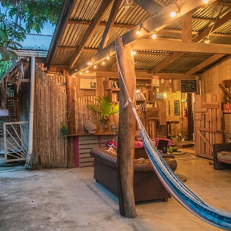 Hostel Roots Family Puerto Viejo de Talamanca Exterior foto