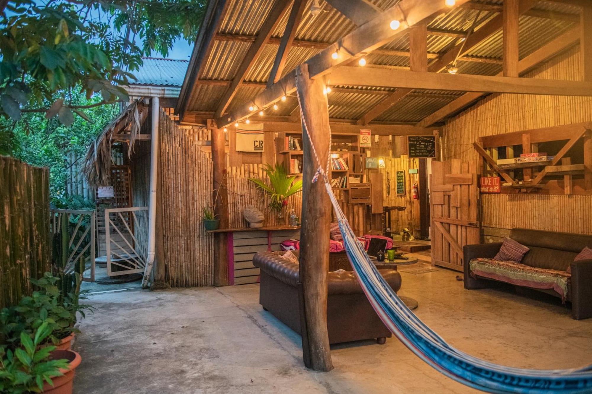 Hostel Roots Family Puerto Viejo de Talamanca Exterior foto