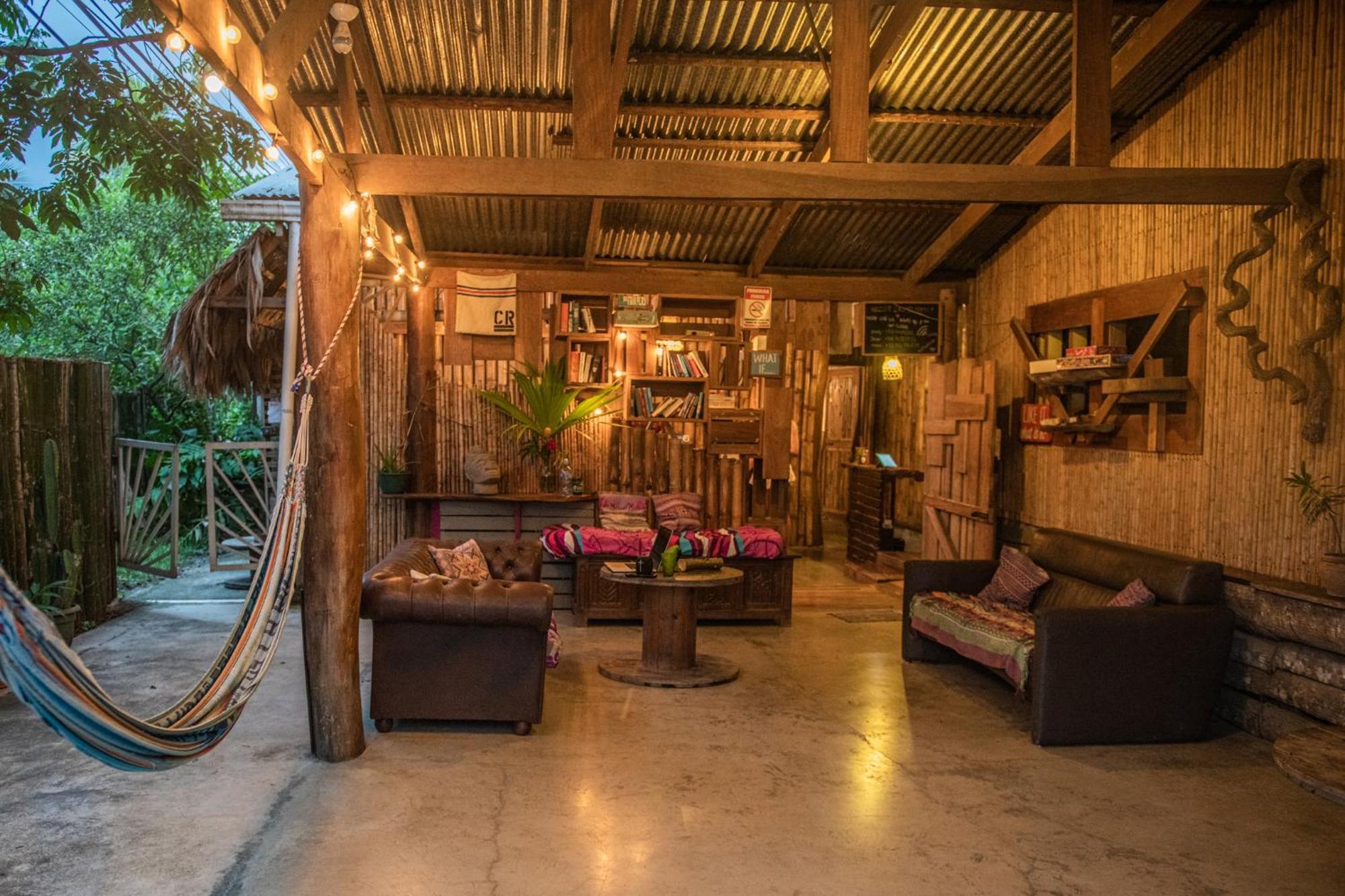 Hostel Roots Family Puerto Viejo de Talamanca Exterior foto