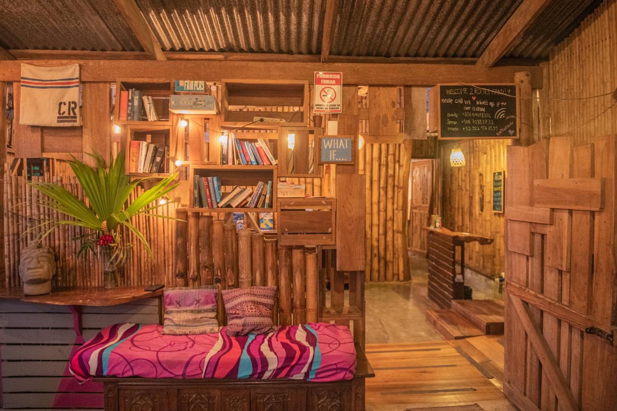 Hostel Roots Family Puerto Viejo de Talamanca Exterior foto